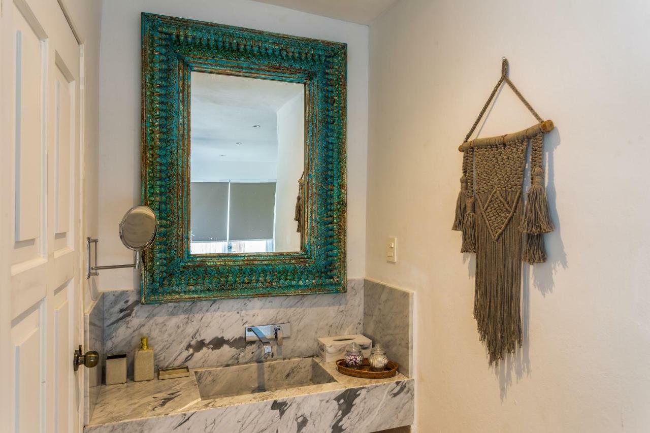 Lotus Beach Hotel - Adults Only Isla Mujeres Exterior photo